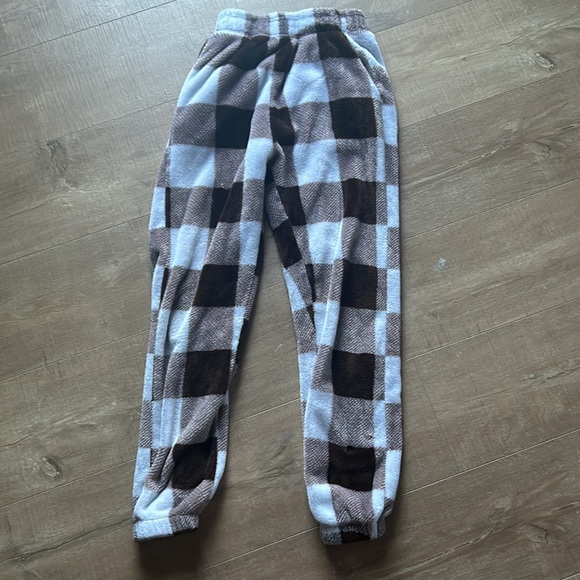 🪩brown plaid pajama pants - Picture 2 of 6
